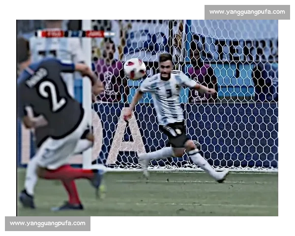 凌空抽射：足球场上的绝妙技艺与瞬间爆发的艺术